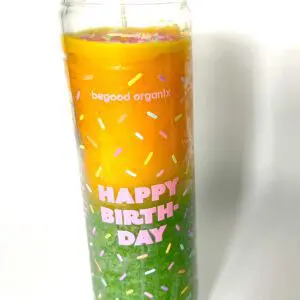 A candle that says happy birthday day