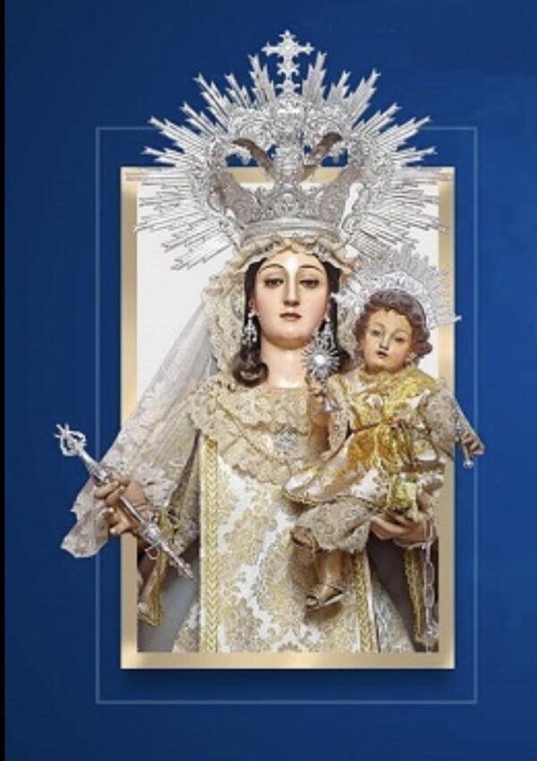 A statue of mary holding jesus in her arms.